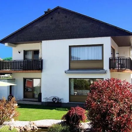 Apartman Holiday Bach 1 *
