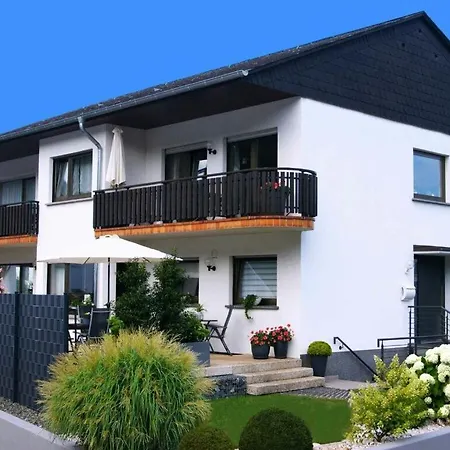 Holiday Bach 1 Apartman *